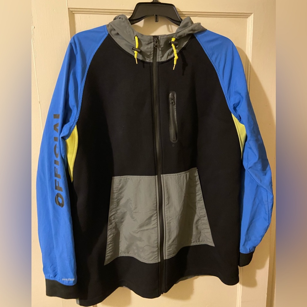 Official presents the Real Tech Jacket 2.0 Black Jacket